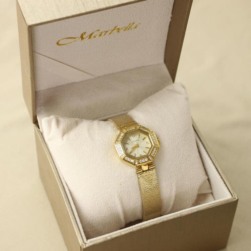 ساعه بروشا نسائيه