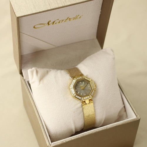 ساعه بروشا نسائيه