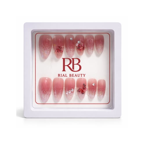 اظافر فرنش وردي متدرج مع لمسة جليتر من ريال بيوتي0...