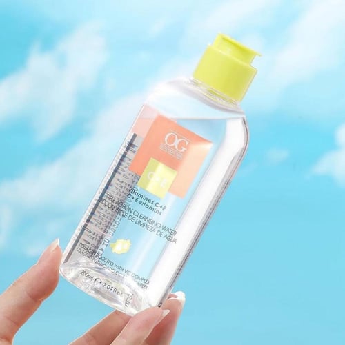 ماء تنظيف ثلاثي المفعول بفيتامين C + E من اوجي