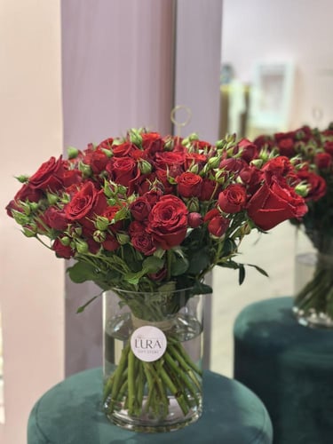 فازة ورد احمر