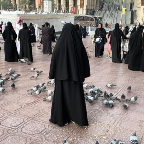 خمار بناتي ( قطعه على الجبهه وقطعه اسفل الذقن ولا...