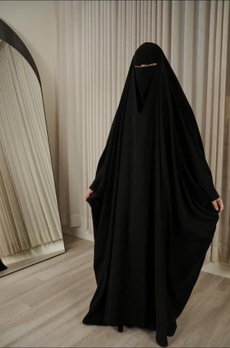 عباية رأس ساده بكم بشت مغلقه بالكامل (قماش الرزه)