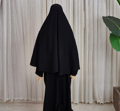 خمار بناتي ( قطعه على الجبهه وقطعه اسفل الذقن ولا...