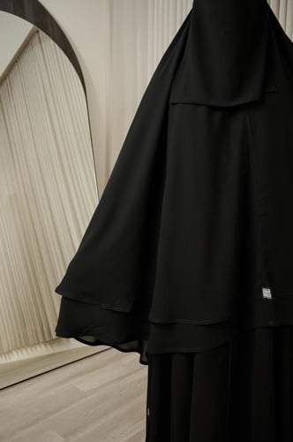 الخمار الراقي (لا يحتاج لطرحة)