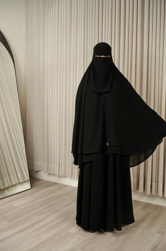 الخمار الراقي (لا يحتاج لطرحة)