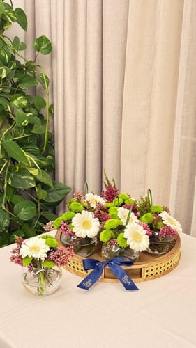 مجموعة فازات صغيرة لطاولات الخدمة