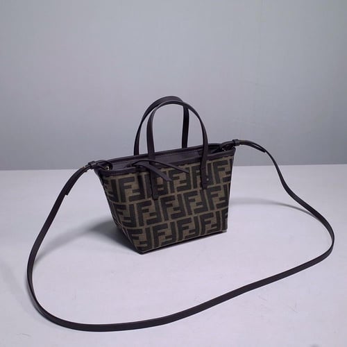 شنطة فندي -بني