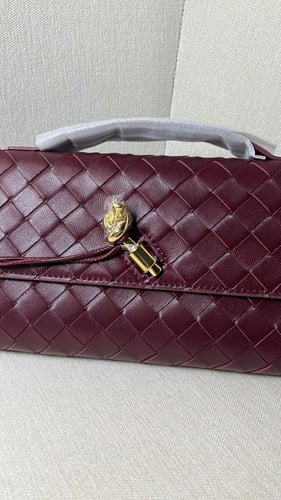 شنطة بوتيغا ڤانتي كلتش- عودي