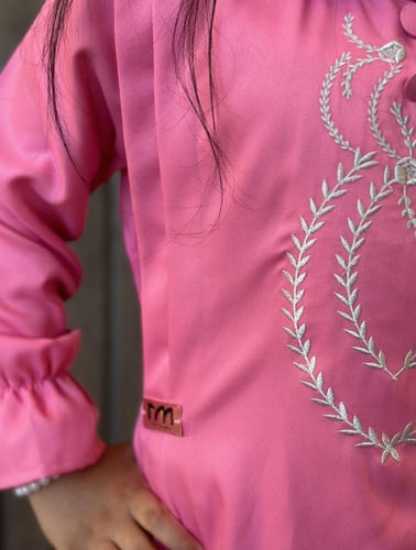 مريول أنيق وردي