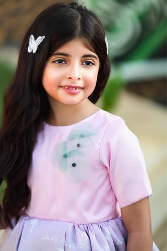 فستان وطني للأطفال بتصميم أنيق وحصري