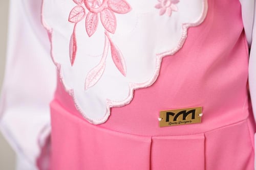 مريول ابتدائي وردي