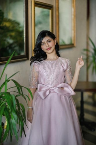 فستان وردي ملكي