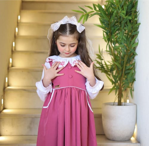 مريول مدرسي للبنات ابتدائي تصميم أنيق بكولة تطريز