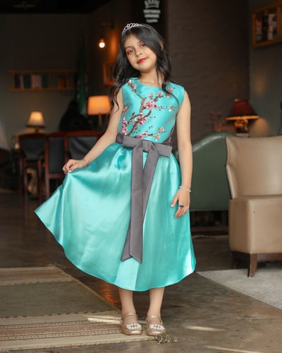 فستان تيفاني بتطريز