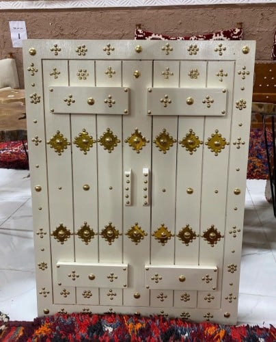 شباك تراثي ابيض