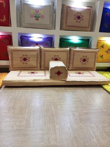 طقم جلسة تطريز وردة(حسب اللون)