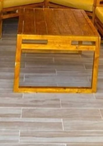 طاولة كبيرة خشب (حسب التصميم)