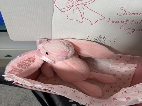 دمية ارنوب مع الاسم