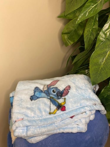 مخدة وبطانية ستيتش