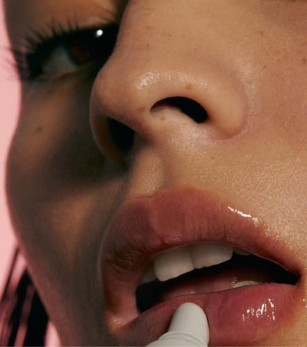 peptide lip treatment THE NOURISHING LIP LAYER - r...