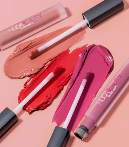 HUDA BEAUTY Liquid Matte Ultra-Comfort Transfer-Pr...