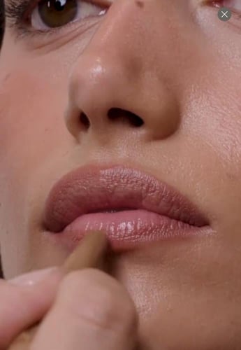 peptide lip shape THE CONTOURING LIP SHAPER - LUNG...