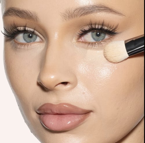 HUDA BEAUTY Undereye Buff Brush