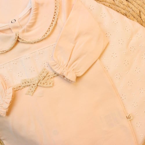 طقم مواليد 6 قطع بالدانتيل