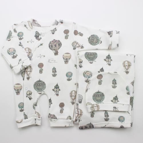 طقم مواليد قطني بطبعة المناطيد الهوائية
