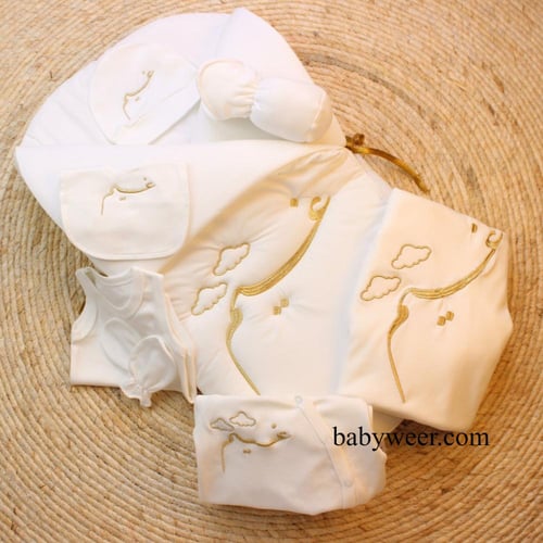 طقم مدس مواليد بتصاميم متعددة