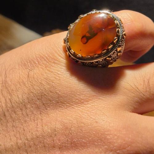 خاتم عقيق يماني مصور قطعه جميل صياغه يدوية ومطعمه...