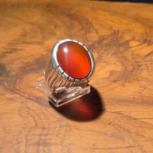 خاتم عقيق يماني احمر زجاجي على صياغه يدوية فاخرة