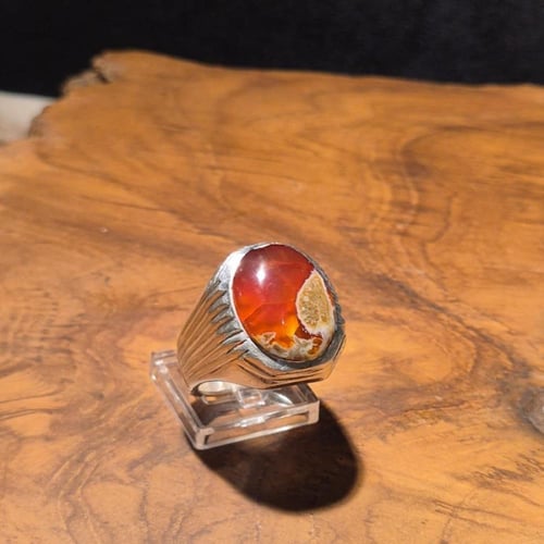 خاتم عقيق يماني بحجر مميز على فضة فاخرة شغل يدوي