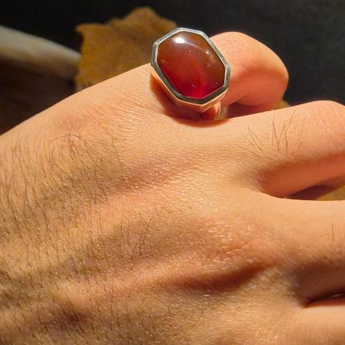 خاتم عقيق يماني قص مربع مميز صياغه ملكيه