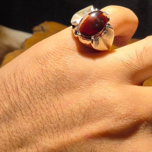 خاتم عقيق يماني كرزي مزعفر على صياغه حماده vip يدو...