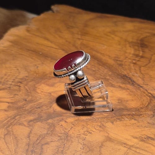 خاتم عقيق يماني رماني على شغل يدوي نجراني