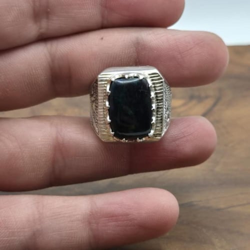 خاتم مربع متوج بحجر الاوبال الاثيوبي