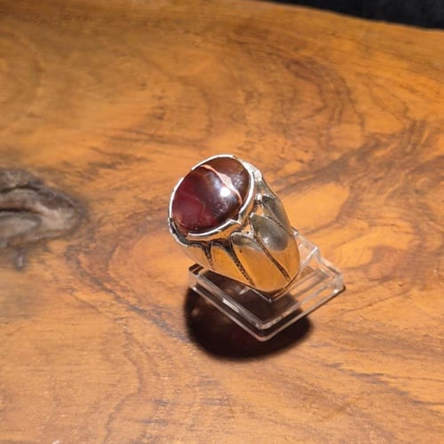 خاتم عقيق يماني كرزي على صياغة يدوية الفاخرة