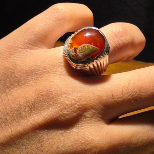 خاتم عقيق يماني بحجر مميز على فضة فاخرة شغل يدوي