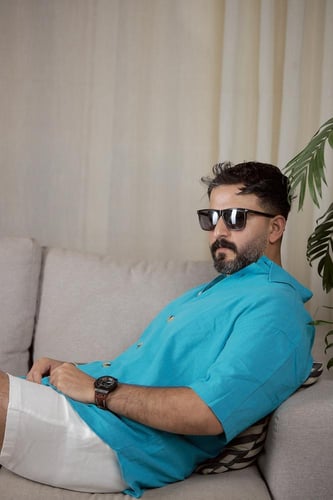 قميص بكم قصير لنن طبيعي