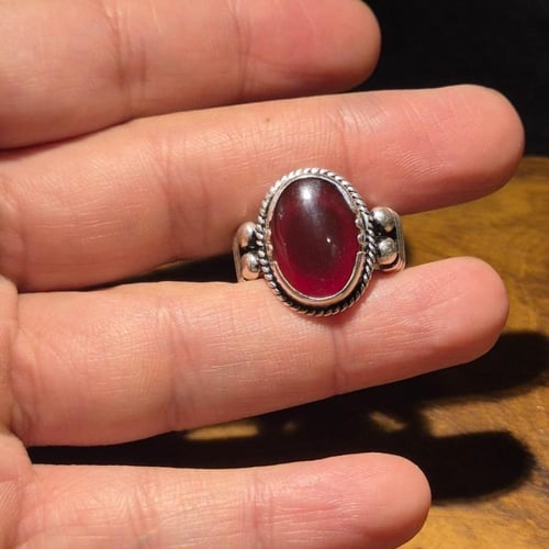 خاتم عقيق يماني رماني على شغل يدوي نجراني