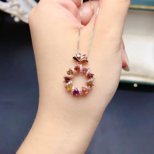 قلادة فضة مطلية ذهب متوج بحجر التورماليت