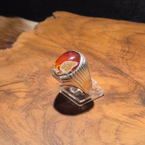 خاتم عقيق يماني بحجر مميز على فضة فاخرة شغل يدوي