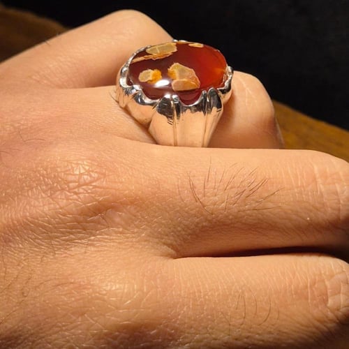 خاتم عقيق يماني مميز على صياغة يدوية فاخرة