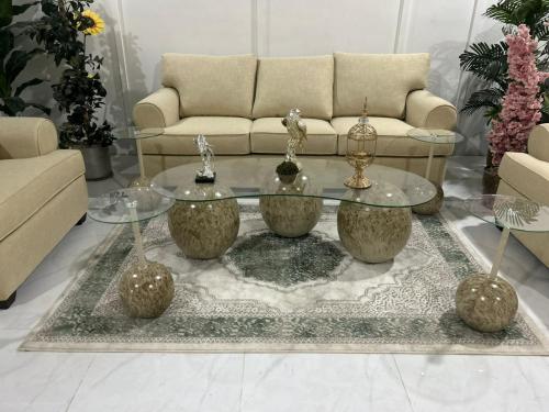 طقم طاولة بيضاوي رخام صناعي مع 4 خدمة زجاج شفاف