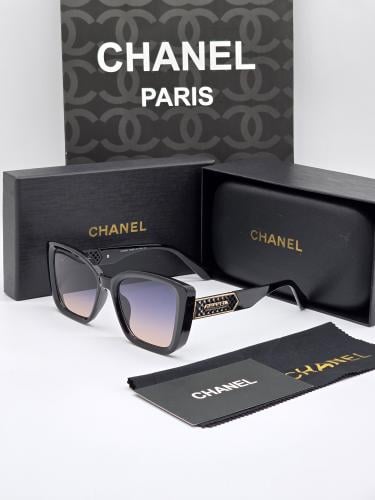 نظارات شانيل مع الملحقات