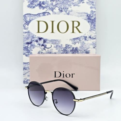 نظارات ديور مع الملحقات