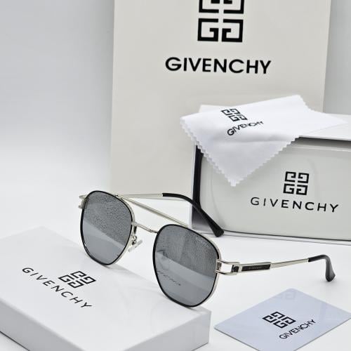 نظارات جيفنشي مع الملحقات