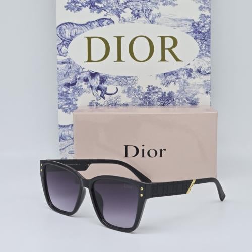 نظارات ديور مع الملحقات